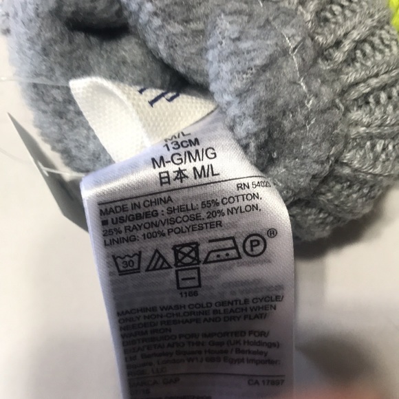 See matching sweater Gap Kids Striped Hat and Mittens New worn once - Picture 6 of 6
